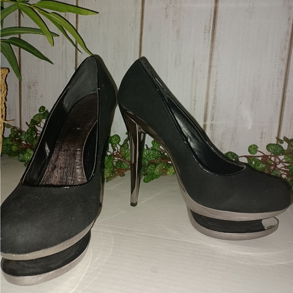Liliana Black/Silver Closed Toe Platform Heels - Picture 11 of 14